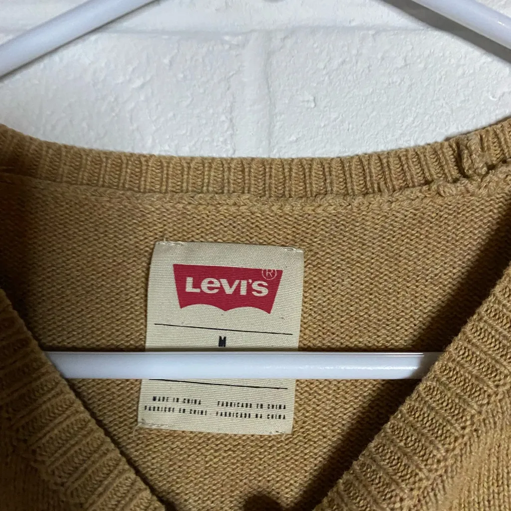 Levi's Tan Crewneck Sweater Classic Knit Design - Image 3