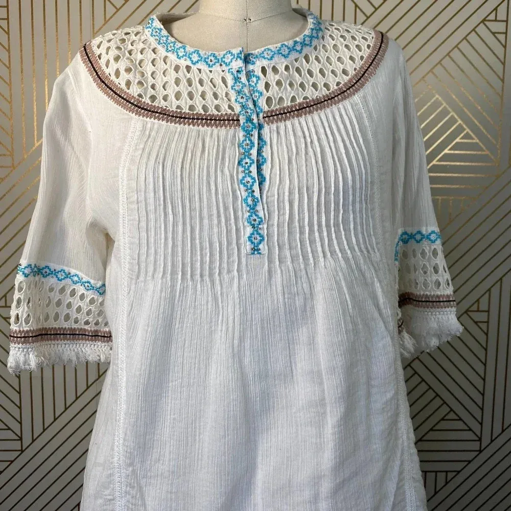 Love Sam Abigail Embroidered Peasant Top‎ in White - Image 6