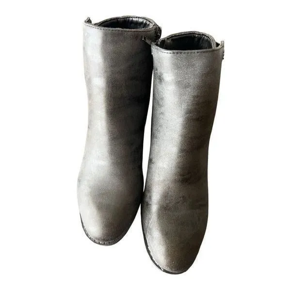 Twisted  black Booties Size 6 - Image 4