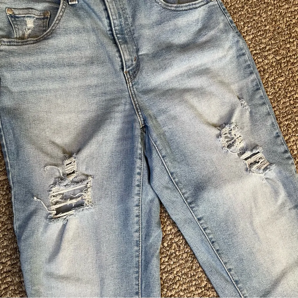 Levi’s Silver Tab Mom Jeans light wash ultra high rise distressed 90’s style - Image 5