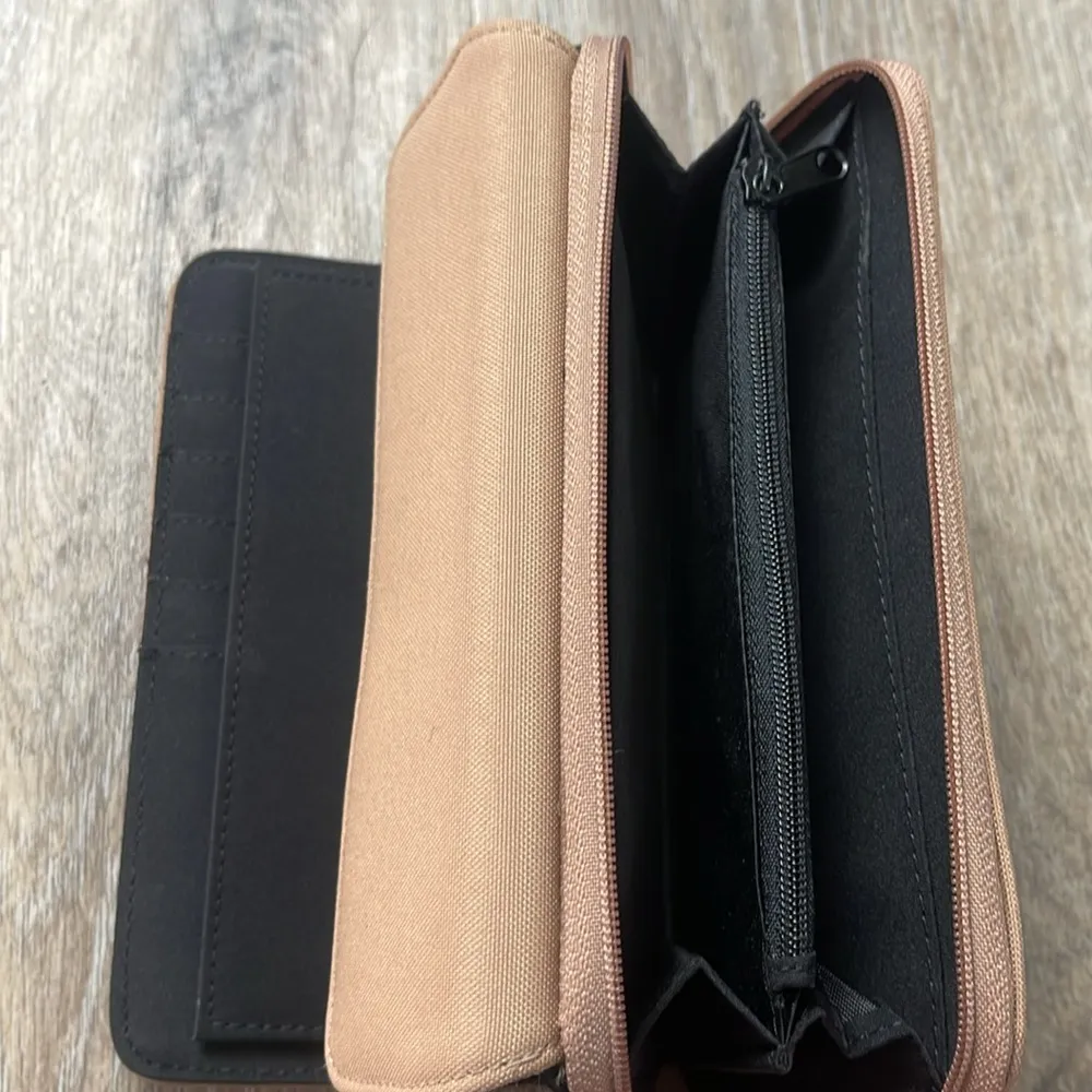 Kate Spade Tan and Black Wallet - Image 9
