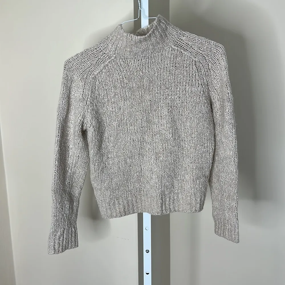 Vince . Textured Saddle Sleeve Turtleneck Size XS - Image 4