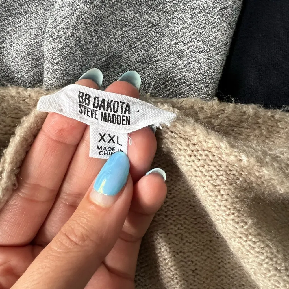 Oversized Color Blocking Cardigan - Image 3