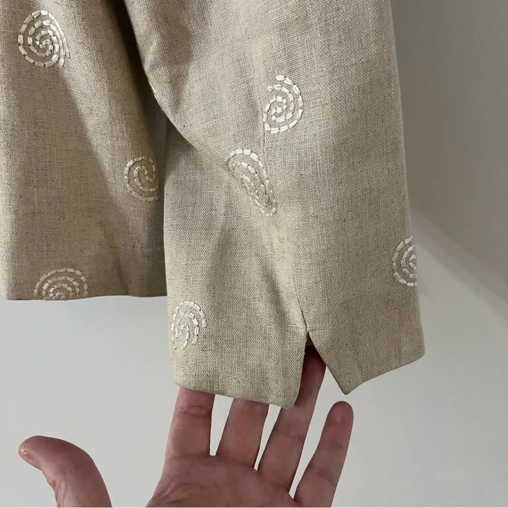 Kasper women’s linen blend embroidered blazer- Size 12 - Image 5