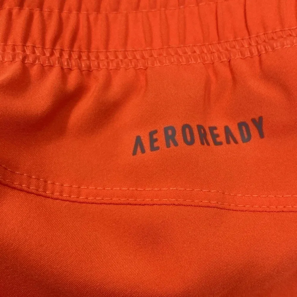 Adidas women shorts  2 X - Image 9