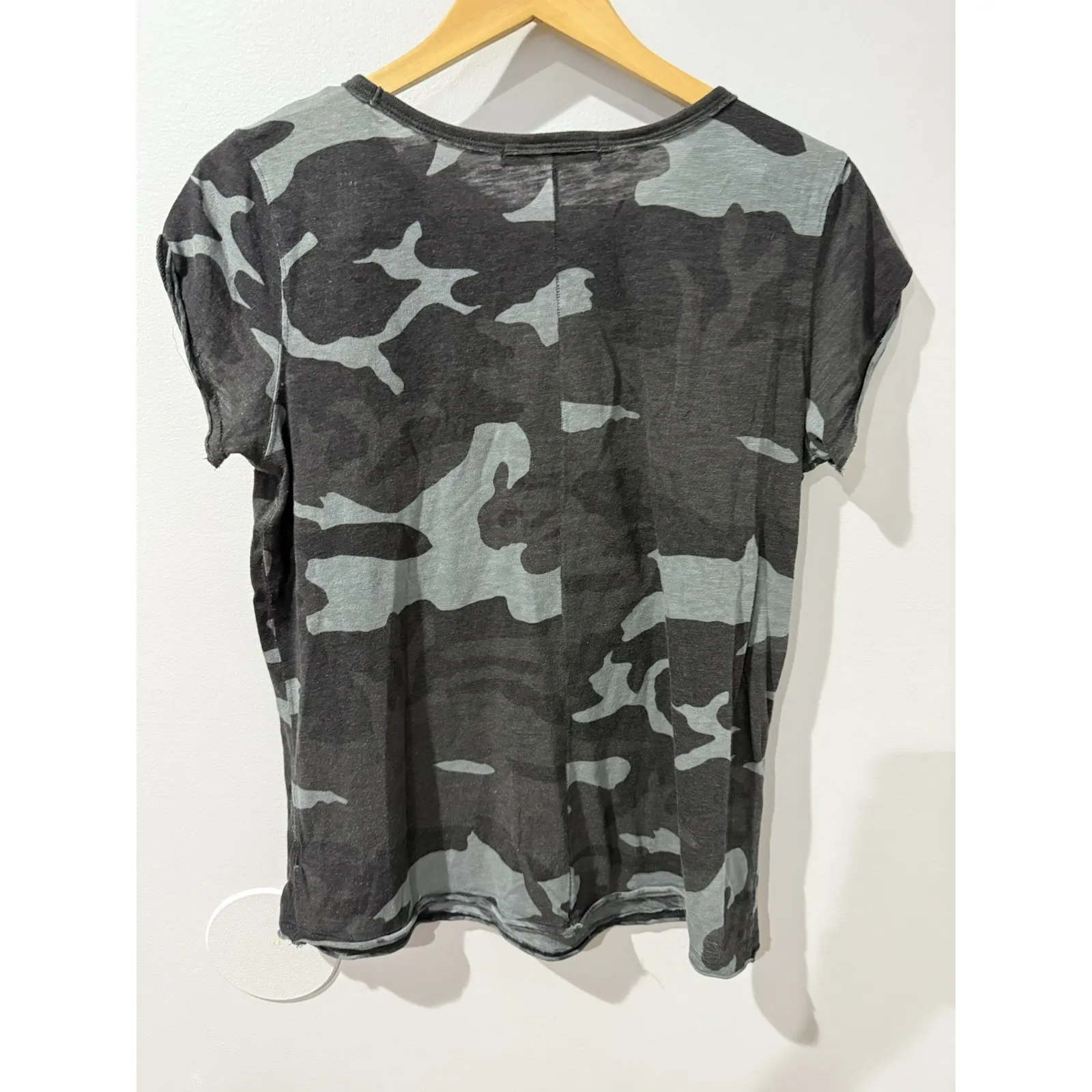Free People "Clare" Lightweight Camo Tee Sz L‎ - Image 4