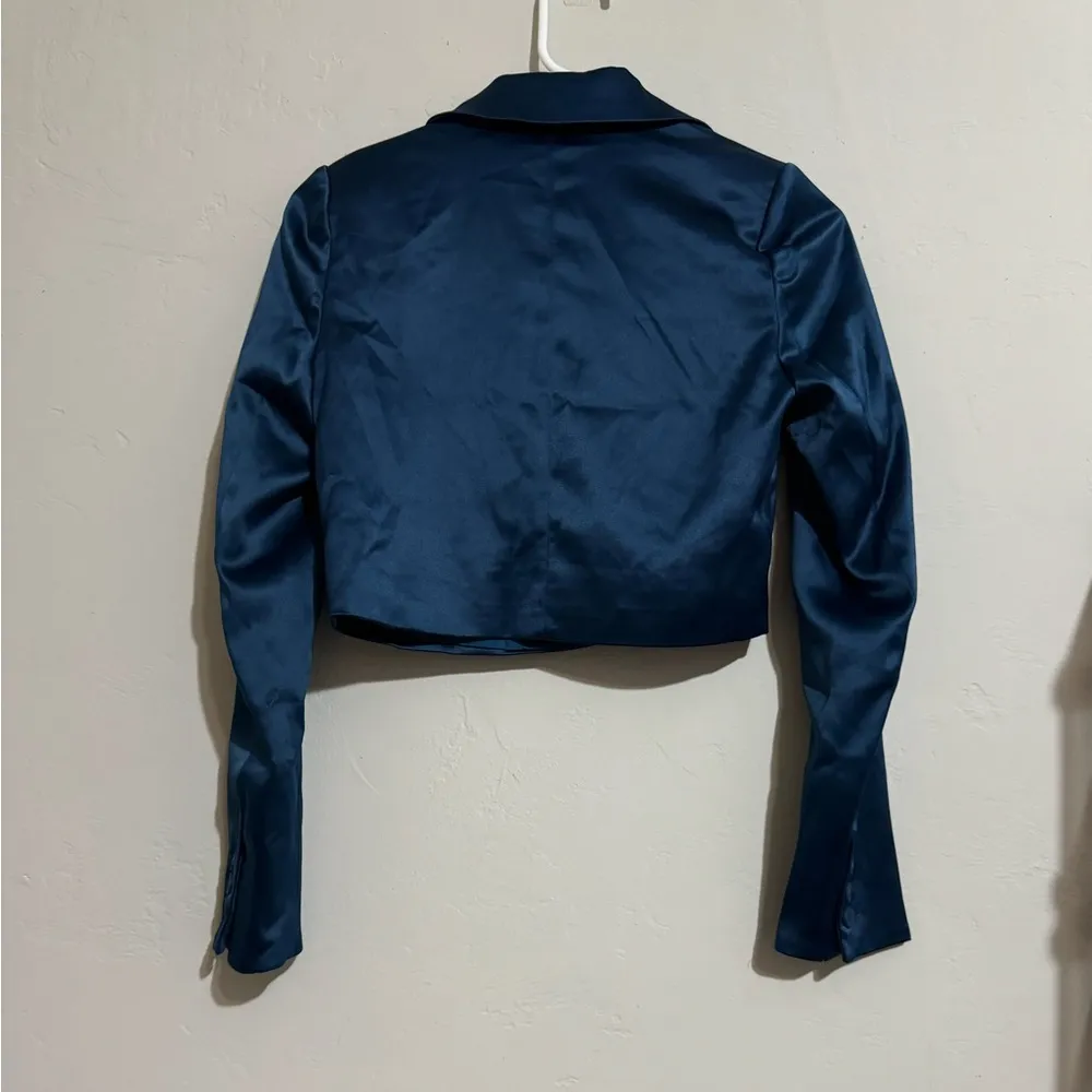House of Harlow 1960 Blue Satin Cropped Blazer (XS) - Image 2