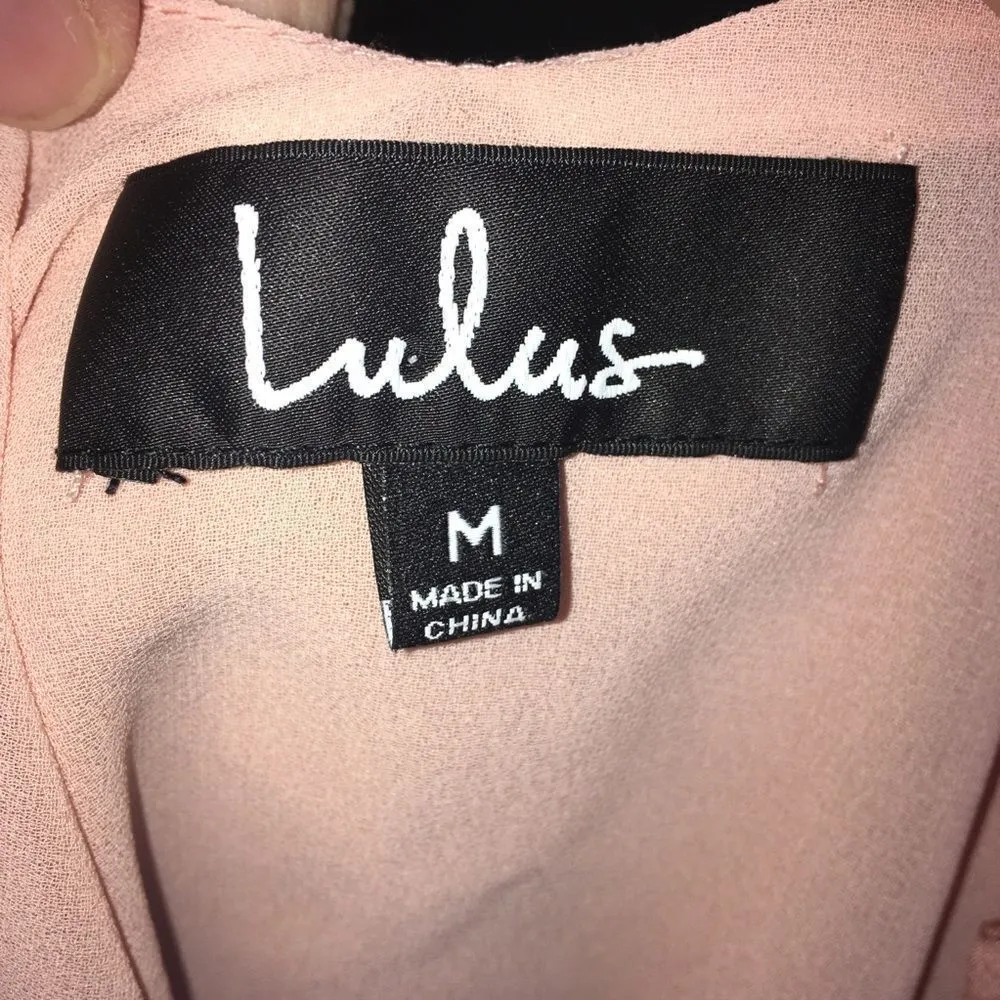 Lulu’s blush pink split/v - Image 3