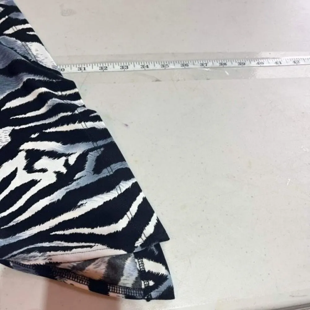 Chico's Women's Zebra Print Boat Neck Asymmetrical Tunic Top Black White Size XL - Image 9