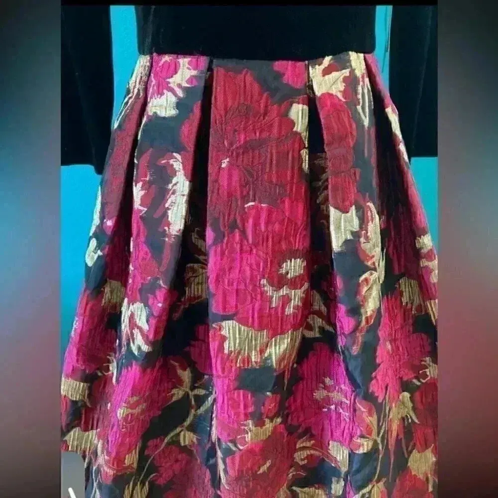 New with tags Eliza J women’s bodice jacquard ballgown in size 4 - Image 4