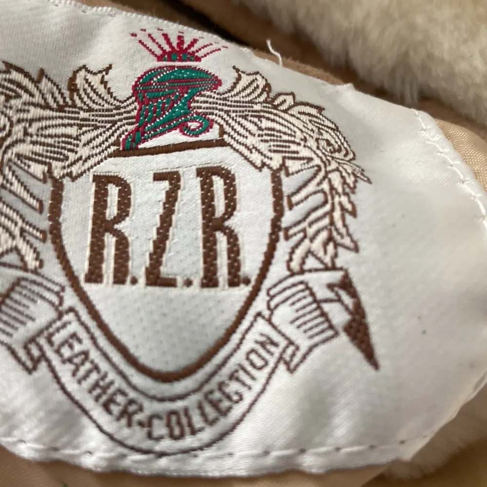 RZR Leather Jacket it is reversible jacket see pictures size L Size L - Image 8