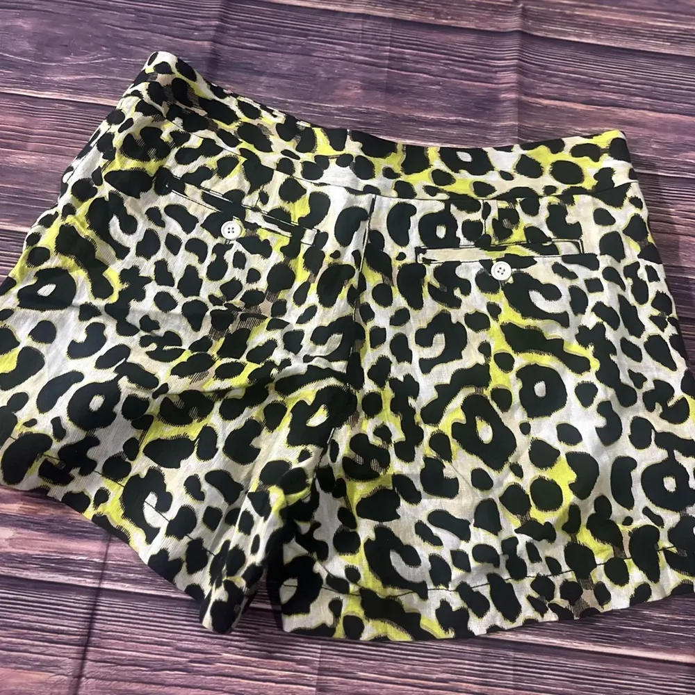Madison Leopard Print Women's Shorts Size 8‎ Black - Image 4
