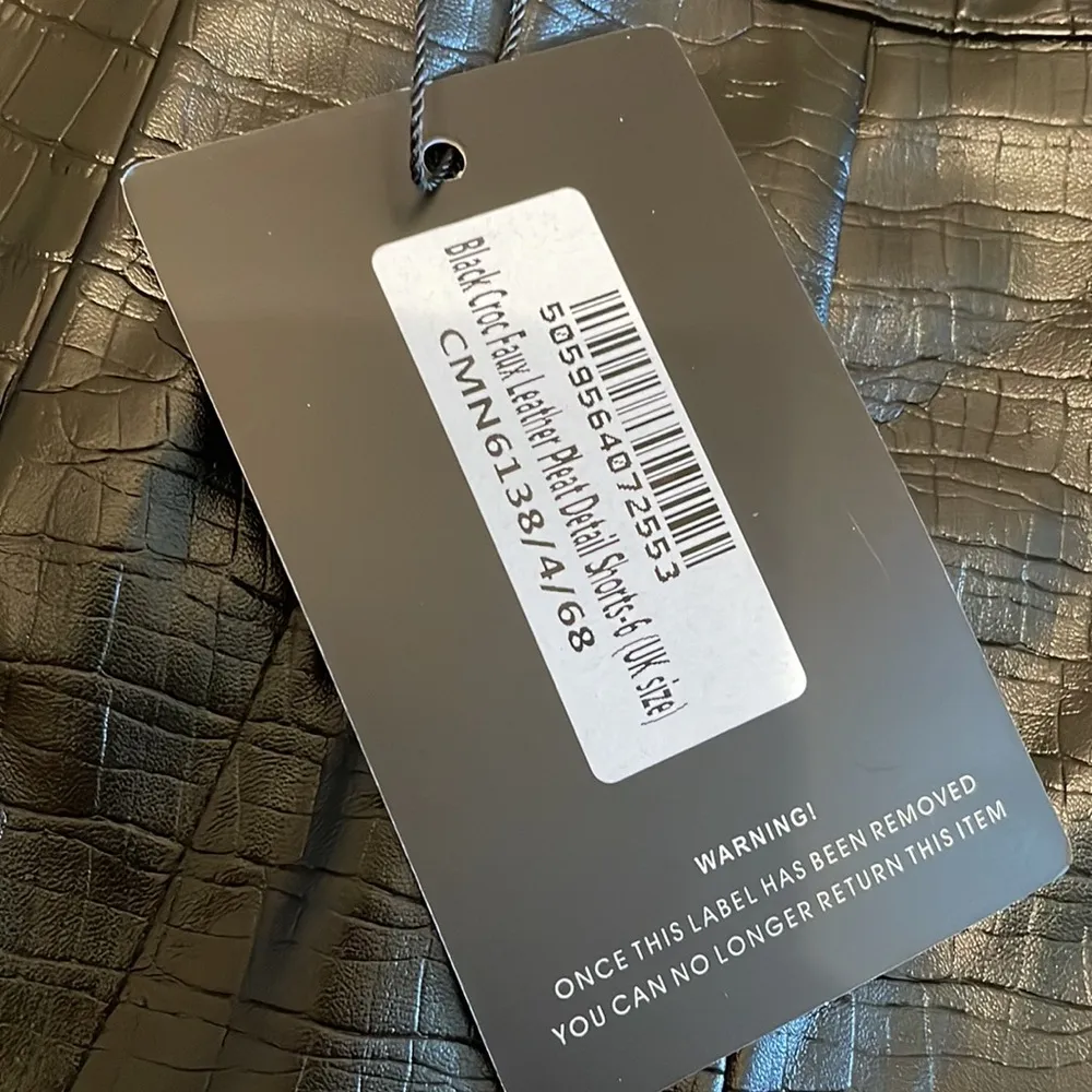 Womens New PrettyLittleThing Black Croc Faux Leather Pleat Detail Shorts - Image 6