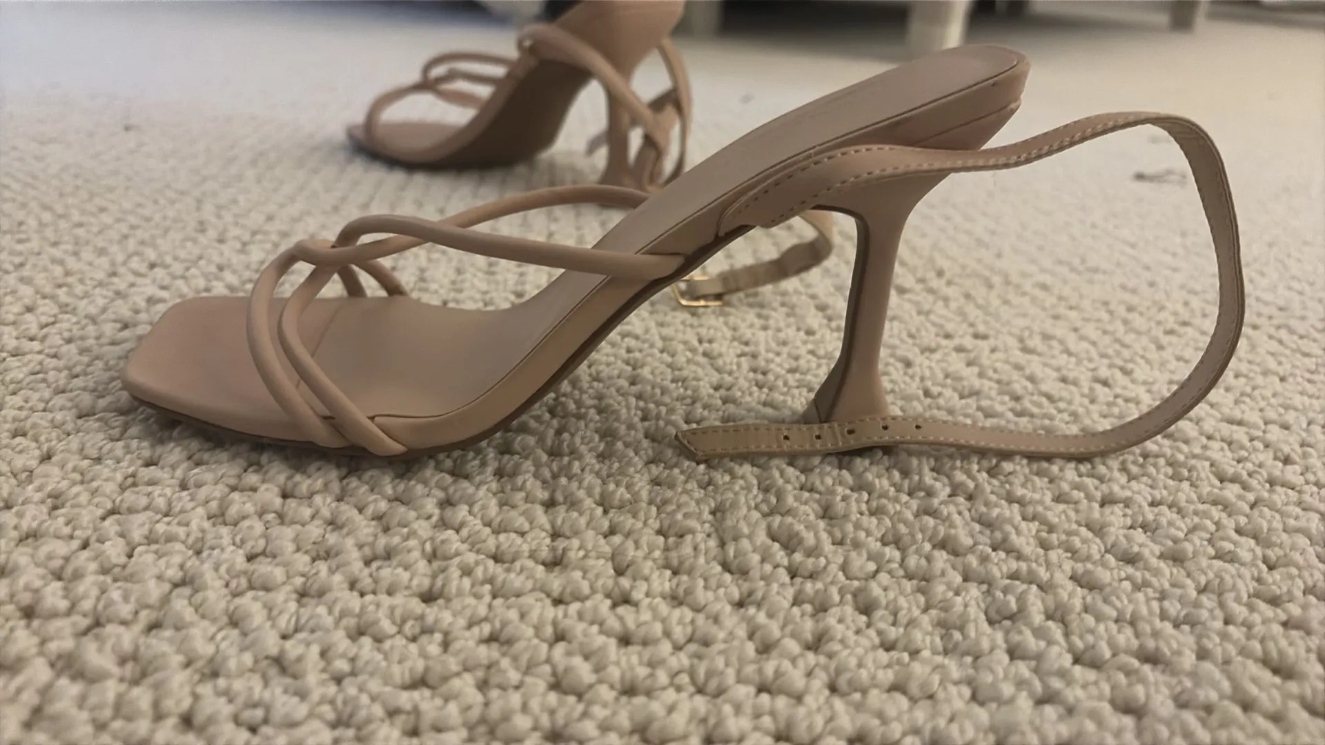 Open edit nude heals  - Image 3