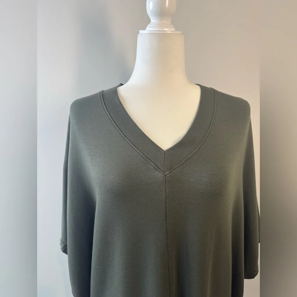 Lou & Grey SignatureSoft Deep Green V-Neck Dolman Sleeve Top Size S - Image 3