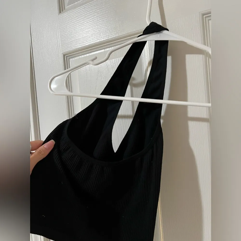 Glassons  seamless black halter top - Image 6