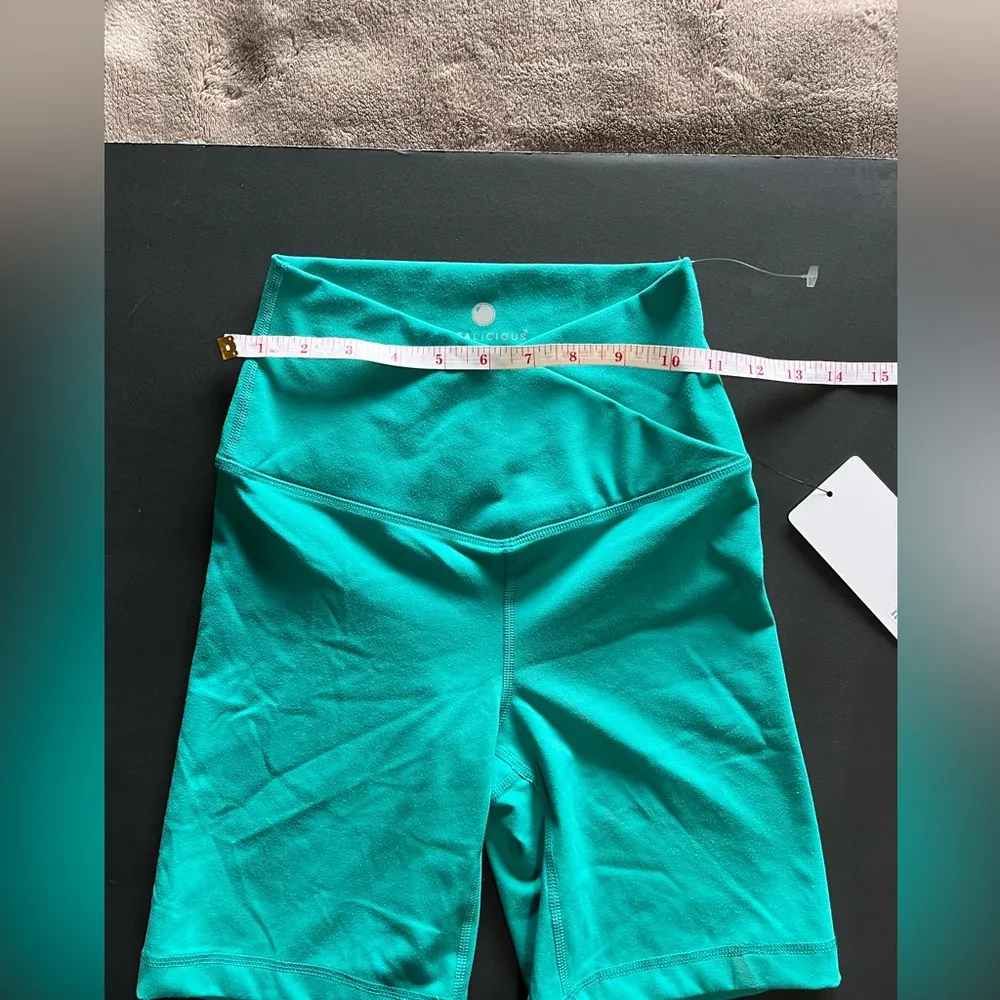 YOGALICIOUS Eclipse Crossover 7” Biker Shorts Dynasty Green Women’s Sz XS NWT - Image 7
