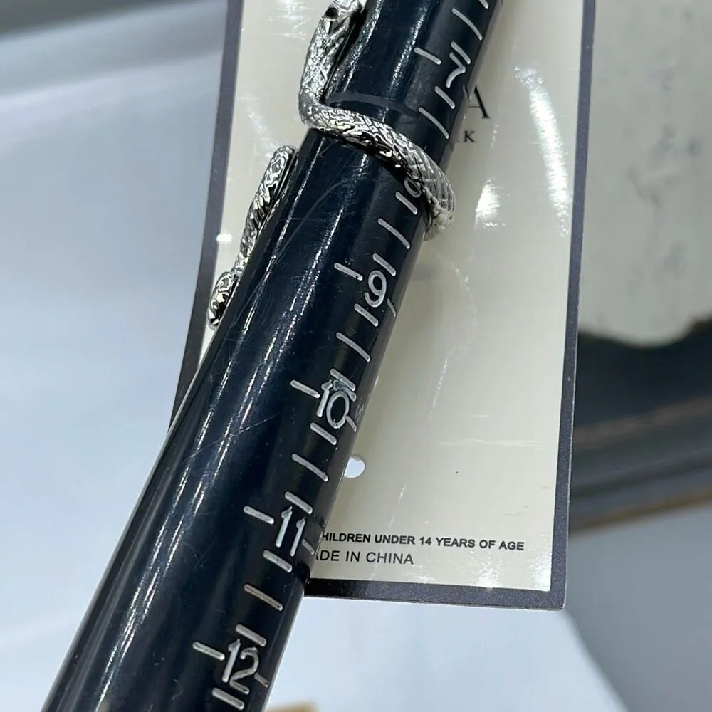 NWT Vera size 8 snake ring. Silver - Image 5