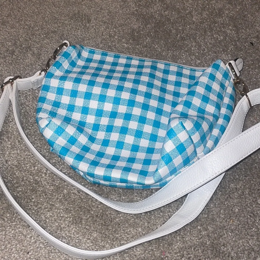 Imoshion pickinick style print summer bag crossbody in blue and white - Image 3