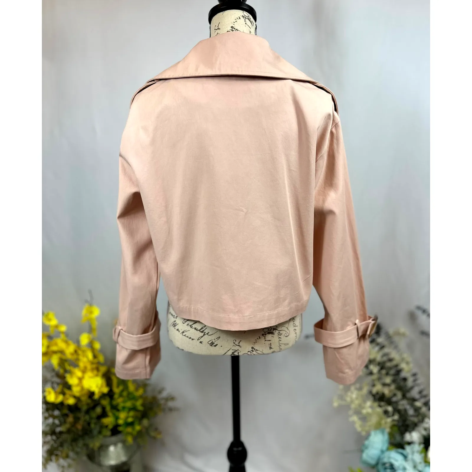 Elodie Eleanor Cropped Buckle Cuff Trench Coat Baby Pink size M - Image 8