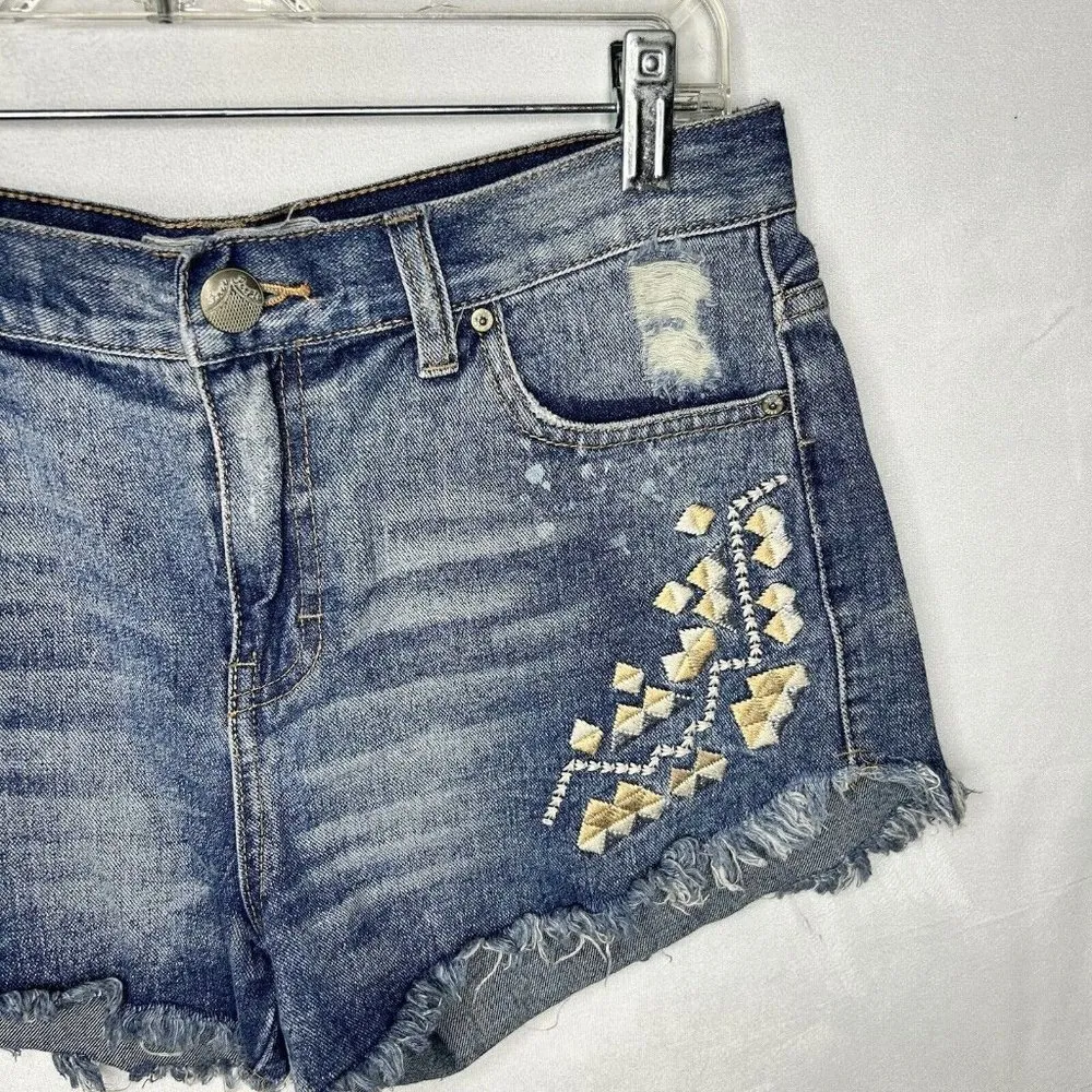 Free People Tulum Medium Wash Cut-Off Denim Jean Festival Embroidered Shorts 28 - Image 4