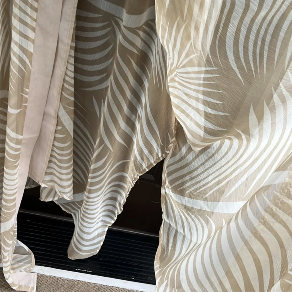 NWT Vince Camuto Palm Print Semi-Sheer Beaded Duster / Long Line Cover-Up Top - Image 9