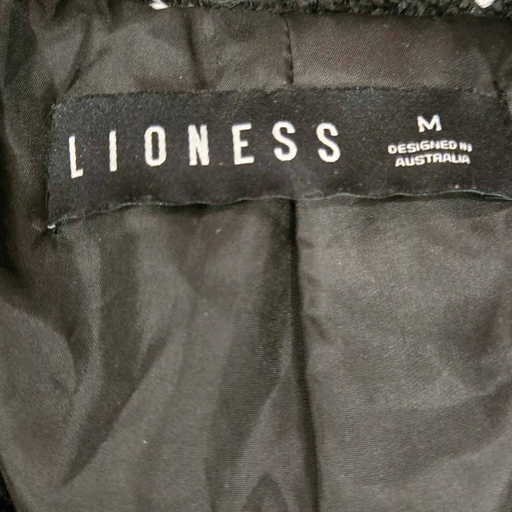 Lioness Women's The Kendall Blazer Black Raw Hems size Medium - Image 4