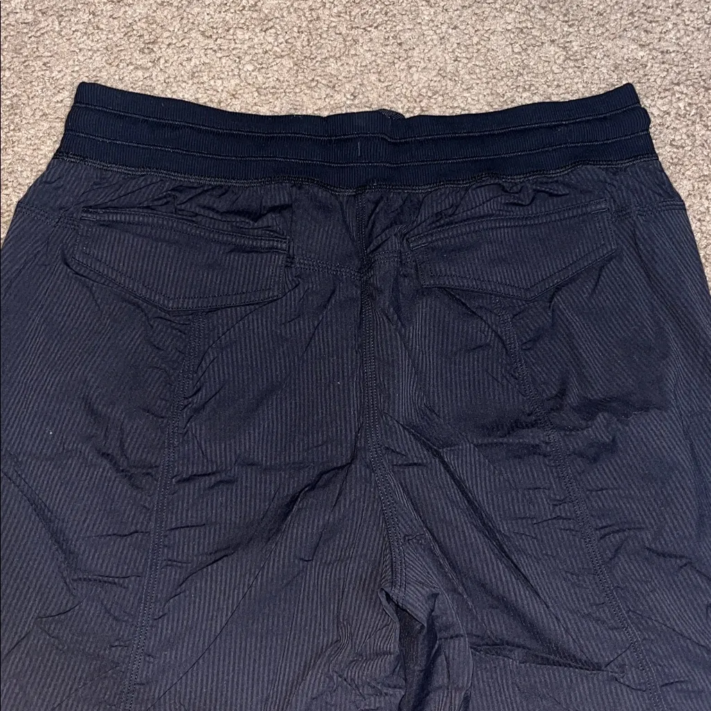 Lululemon Dance Studio Relaxed-Fit Mid-Rise Cargo Pant Black Medium - Image 8