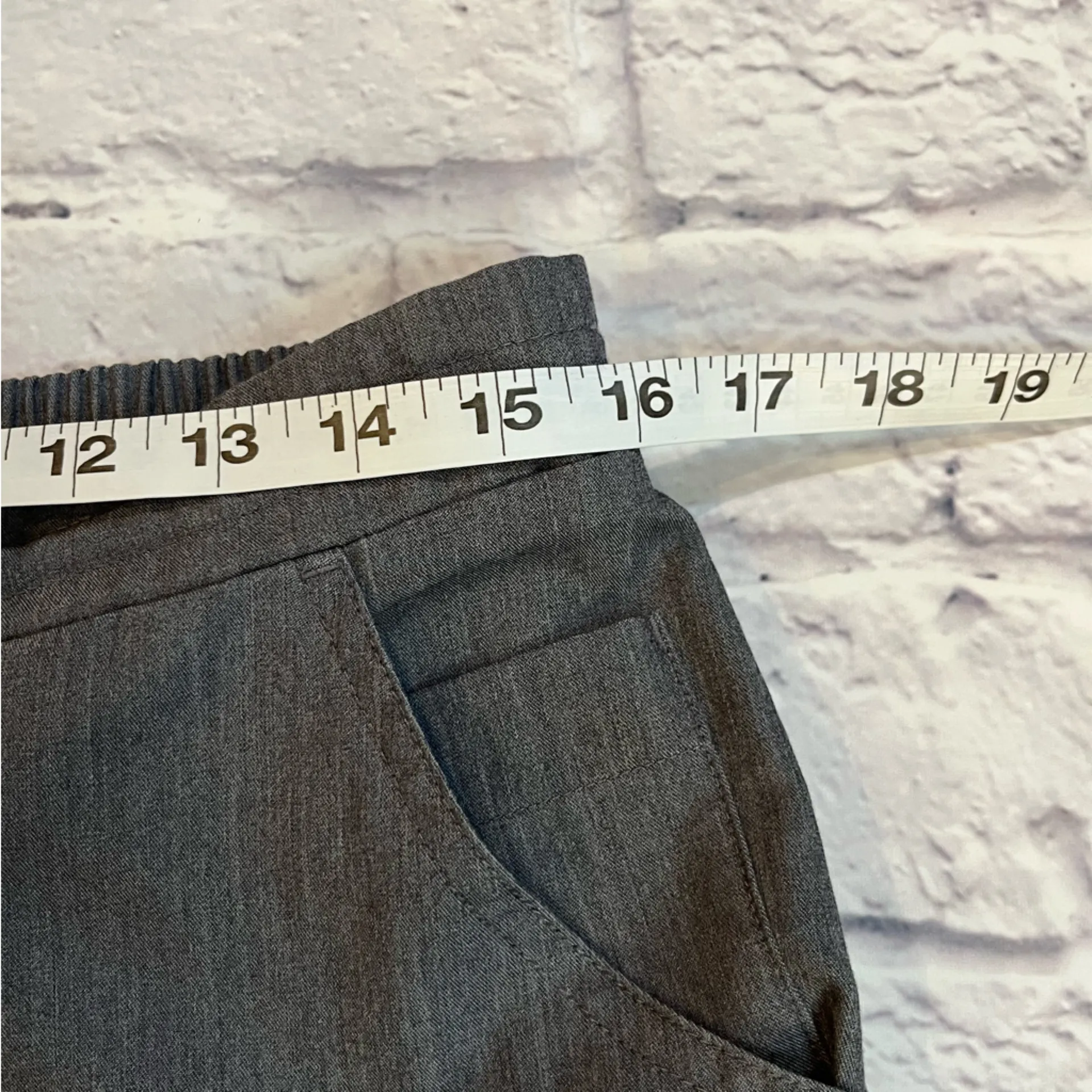 Figs Women's Kade Cargo Scrub Pants Grey Gray Pocket Side Size Medium petite - Image 4