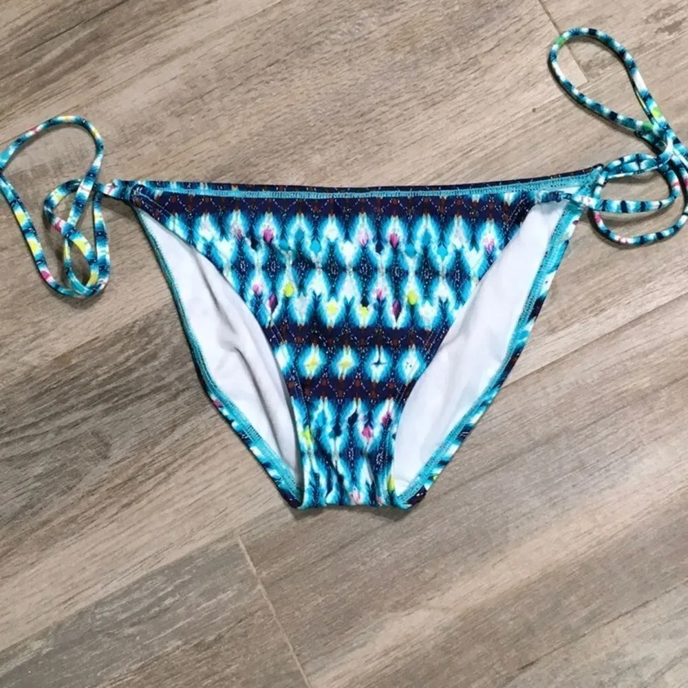 Kenneth Cole beaded bikini bottom. New - Image 3
