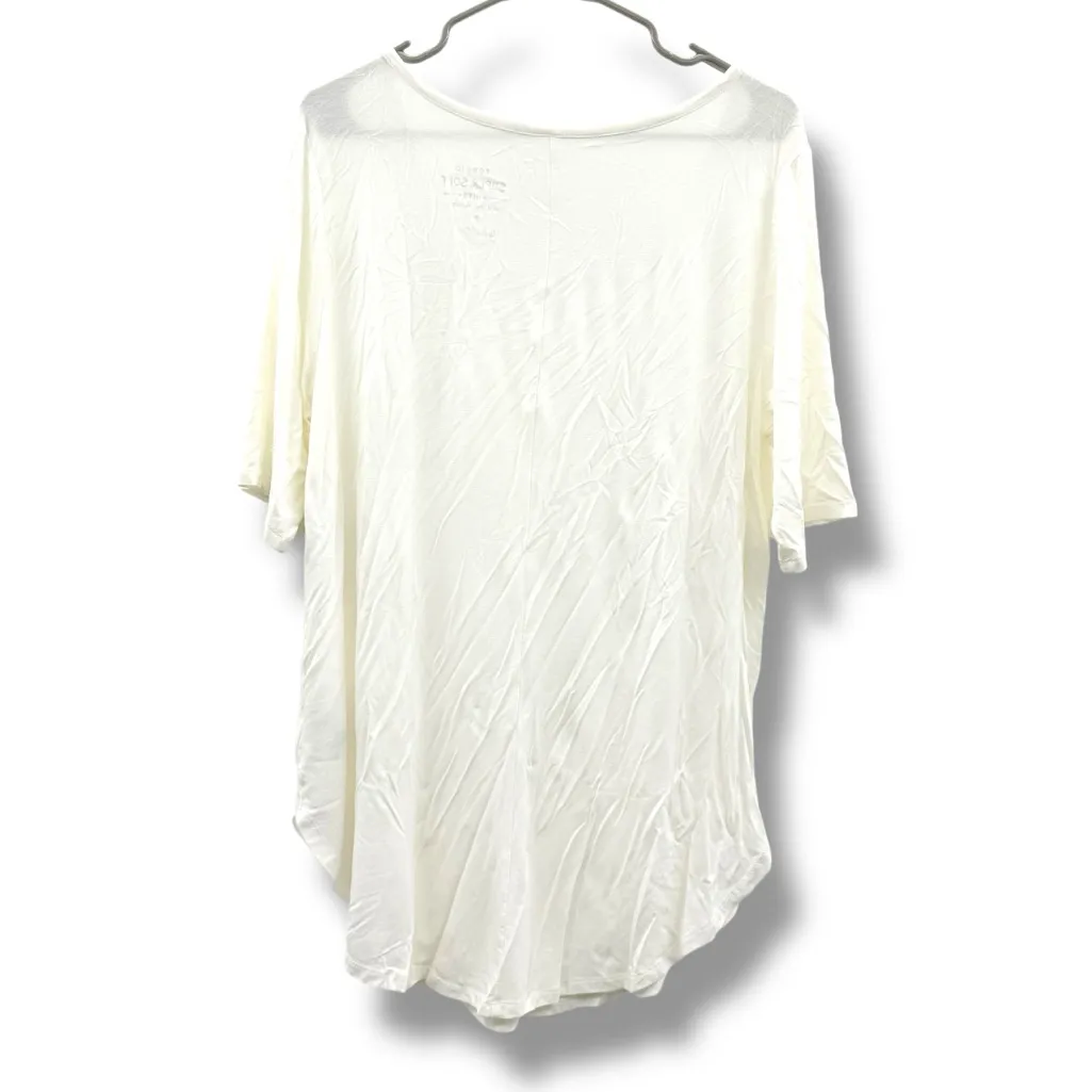Torrid NWT Super Soft White Knit T-Shirt Women’s Size‎ 2X V-Neck Top - Image 2