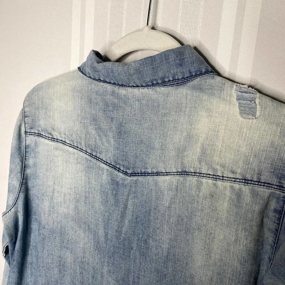 en creme denim Snap Button Down Distressed Acid Wash Chambray Tunic Top Small - Image 8