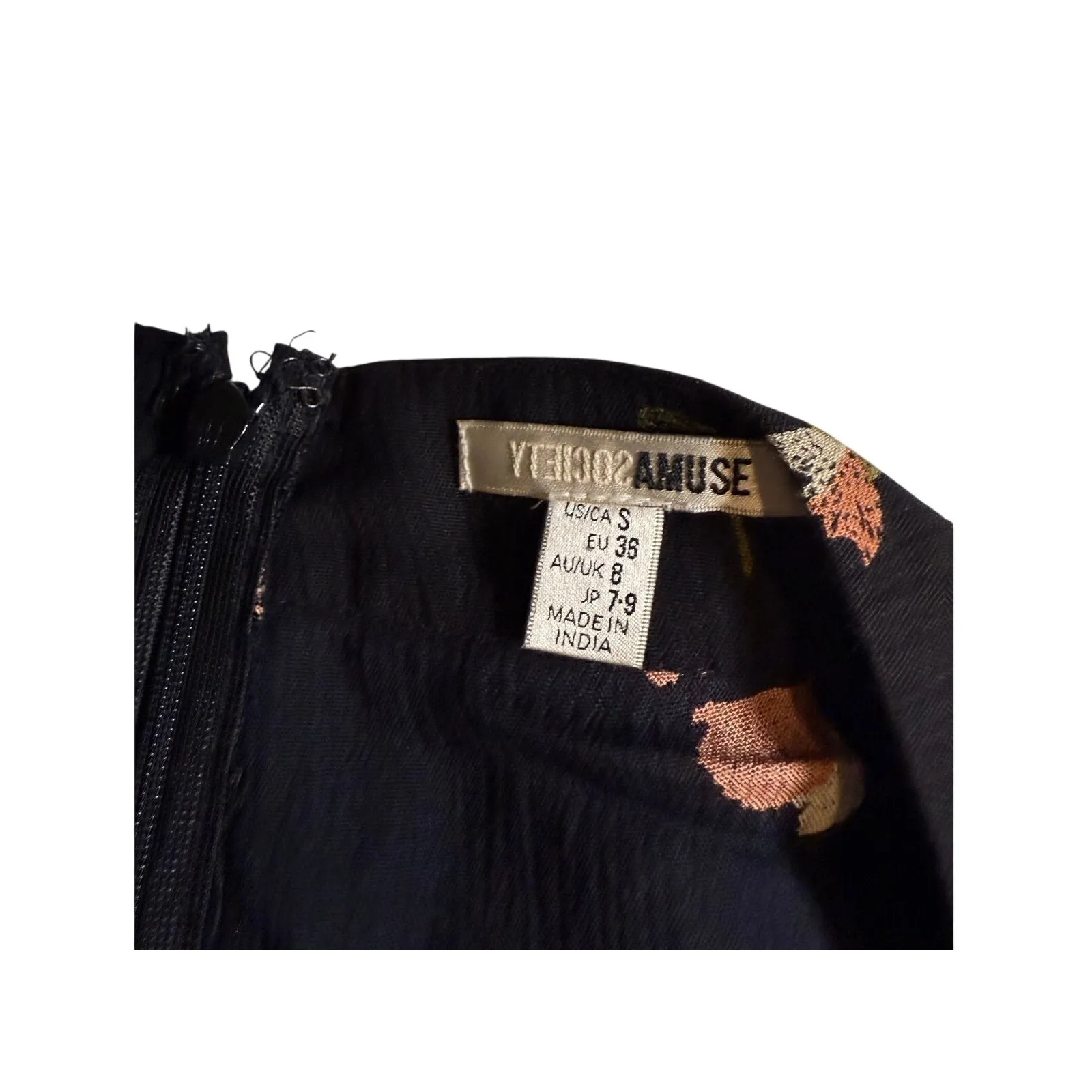 Amuse society floral shorts- small - Image 2