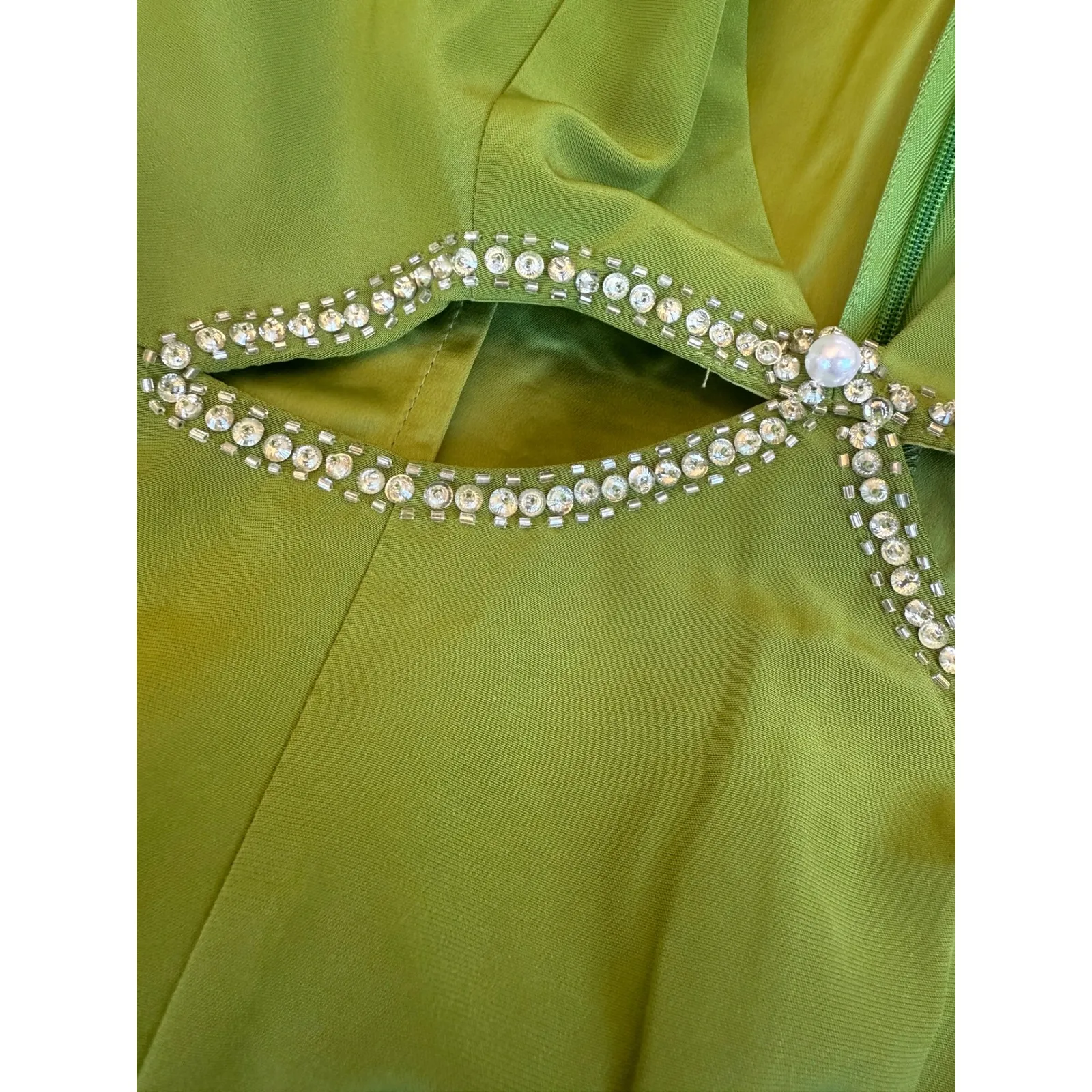 NWT Ieena Mac Duggal Plunge Neck‎ Puff Sleeve Cut Out Gown Green Apple 2630 Sz 4 - Image 4