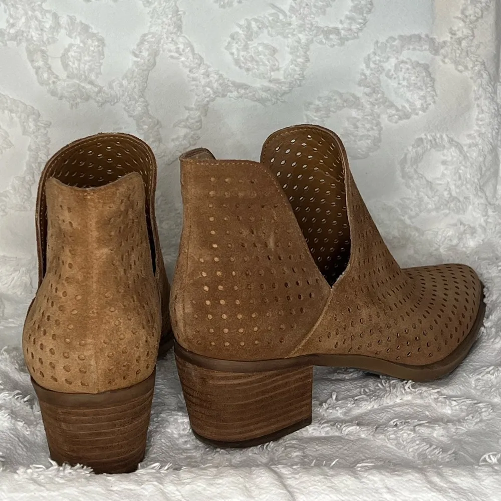 STEVEN BY STEVE MADDEN • DANESE PERFORATED SUEDE ANKLE BOOTIES • EUC | LIKE NEW - Image 3