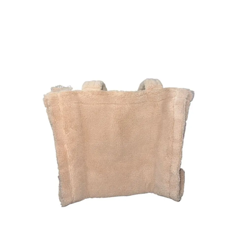 ✨VICTORIAS SECRET COZY PLUSH SHERPA TOTE BAG✨ - Image 7