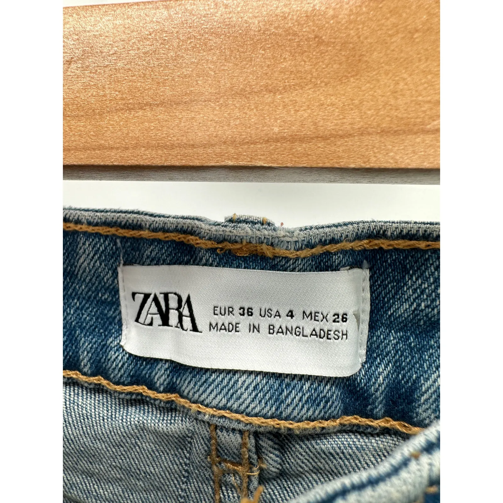 Zara Womens Medium Wash High Rise Cut Off Booty Denim Jean Shorts Size 4 - Image 3
