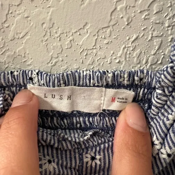 Lush‎ Womens Blue White Pinstriped Sleeveless Crop Top Size M - Image 3