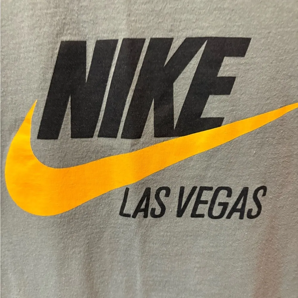 Nike  light green, short-sleeved, crew neck T-shirt women’s size L - Image 3