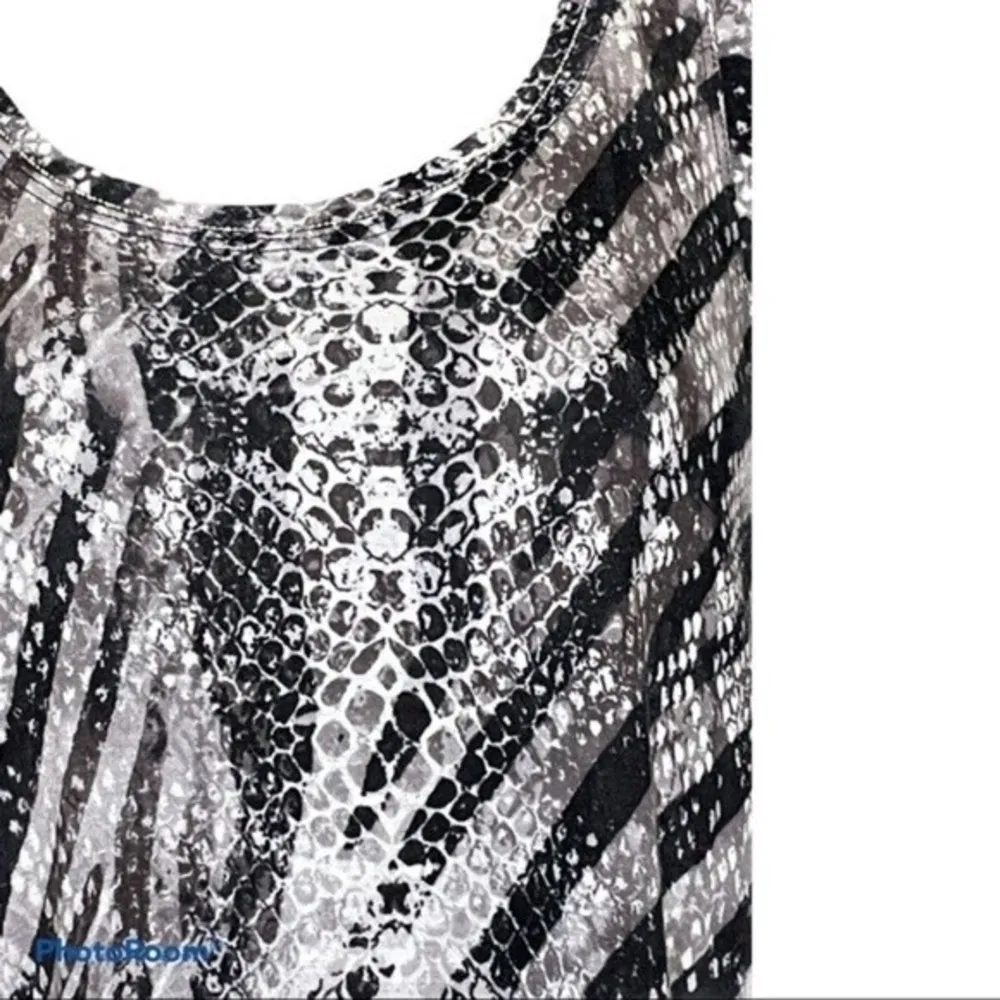Jennifer Lopez Black & White Snakeskin Top Size M - Image 2