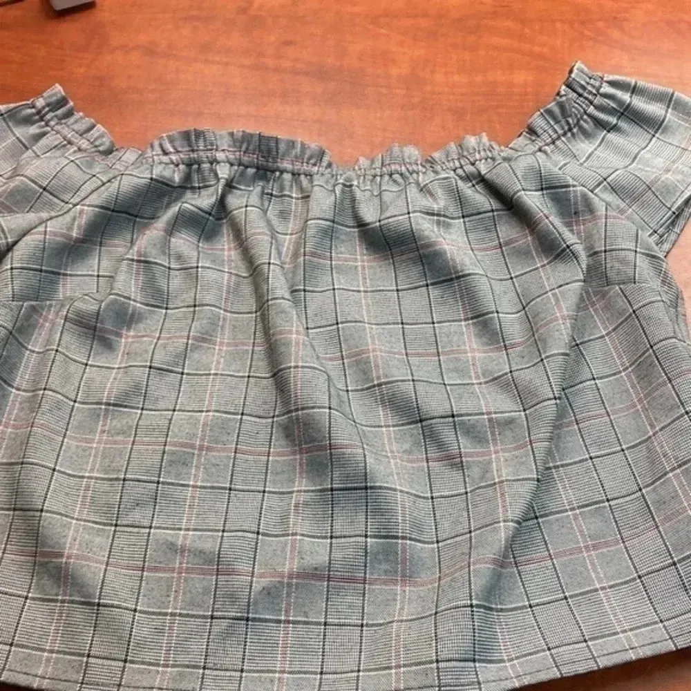 Guess ladies blouse L - Image 12