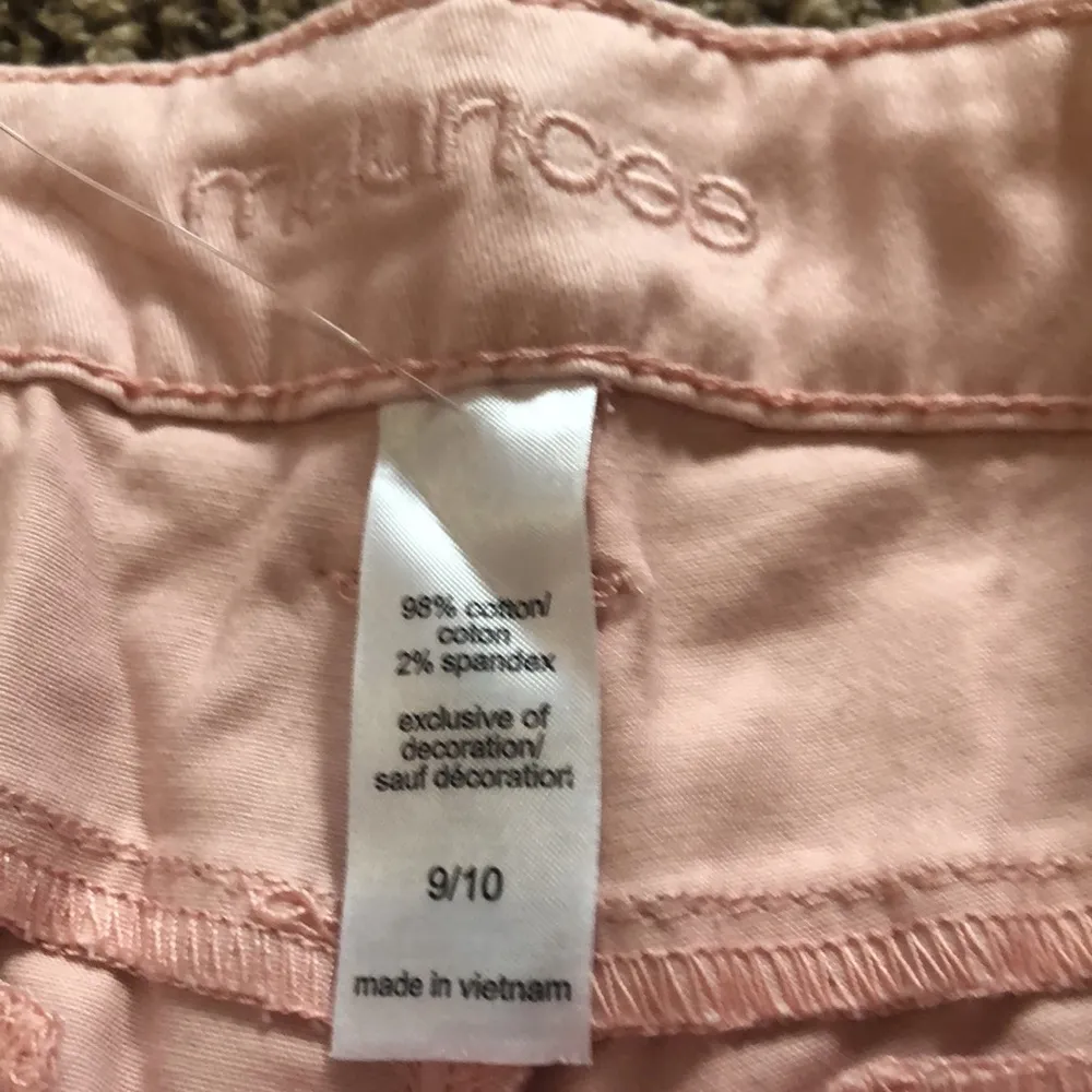 Maurices ladies size 9/10 NWT pink shorts - Image 2