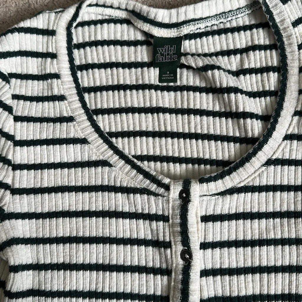 Black/white knit sweater top - Image 2