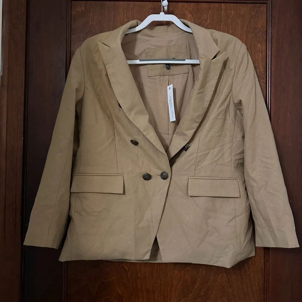 NWT DREW Tan Camel Double Breasted Blazer Size L - Image 2