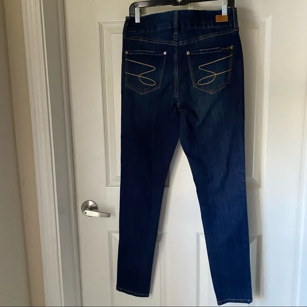 Seven7 size 10 blue jeans high-rise skinny tummyless. - Image 2