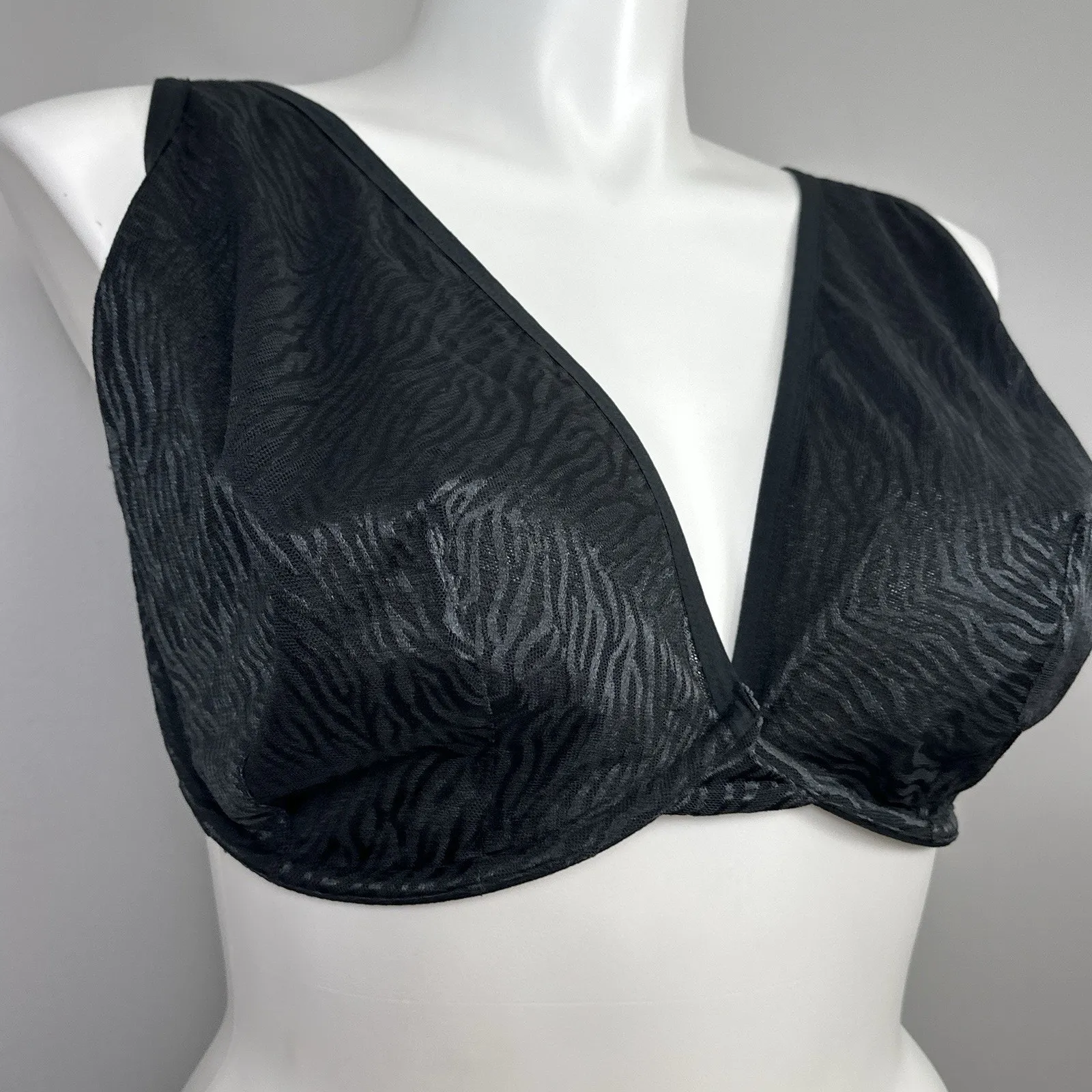 Cacique High Apex Plunge Bra Size 40K Unlined Underwire Black Lane Bryant - Image 3