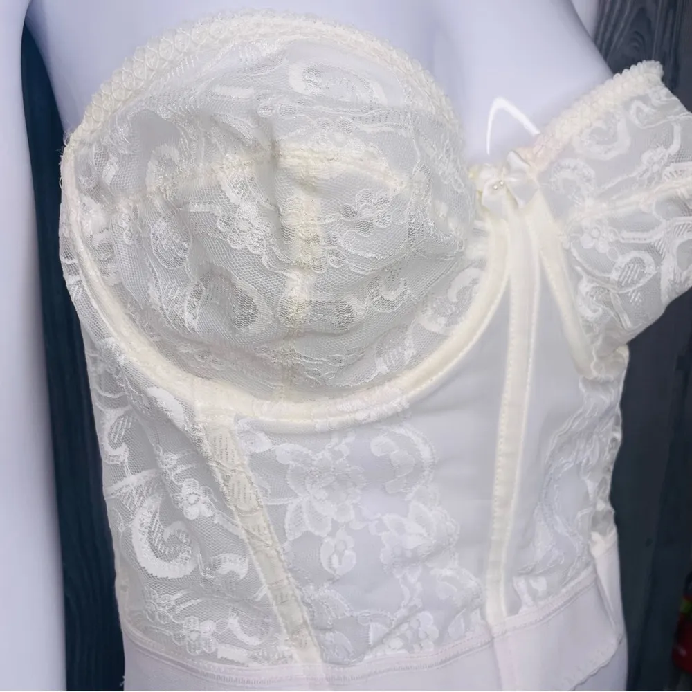 Vintage goddess sheer lace off white floral lace Lingerie bra bustier structured Size undefined - Image 5