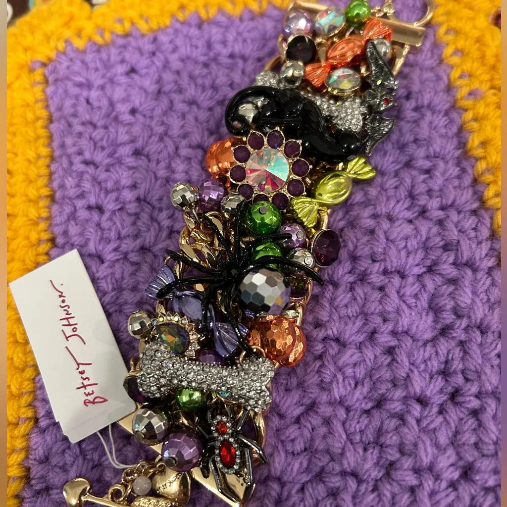 NWT Betsey Johnson Halloween Charm Toggle Bracelet - Image 3