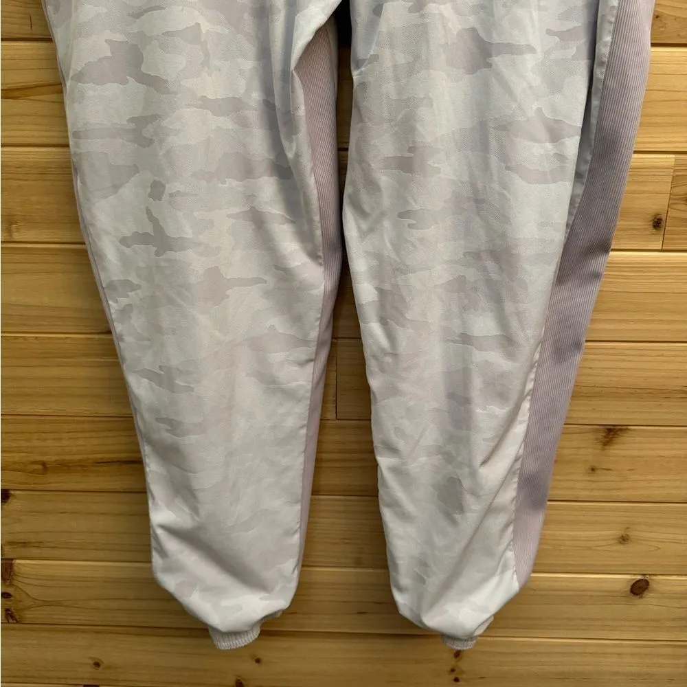 Athleta Size 16 Lavender Brooklyn Lined Camouflage Drawstring Waistband Jogger - Image 7