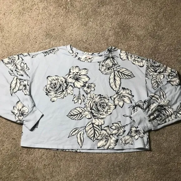 Candies women’s size large blue floral cropped top - Image 1